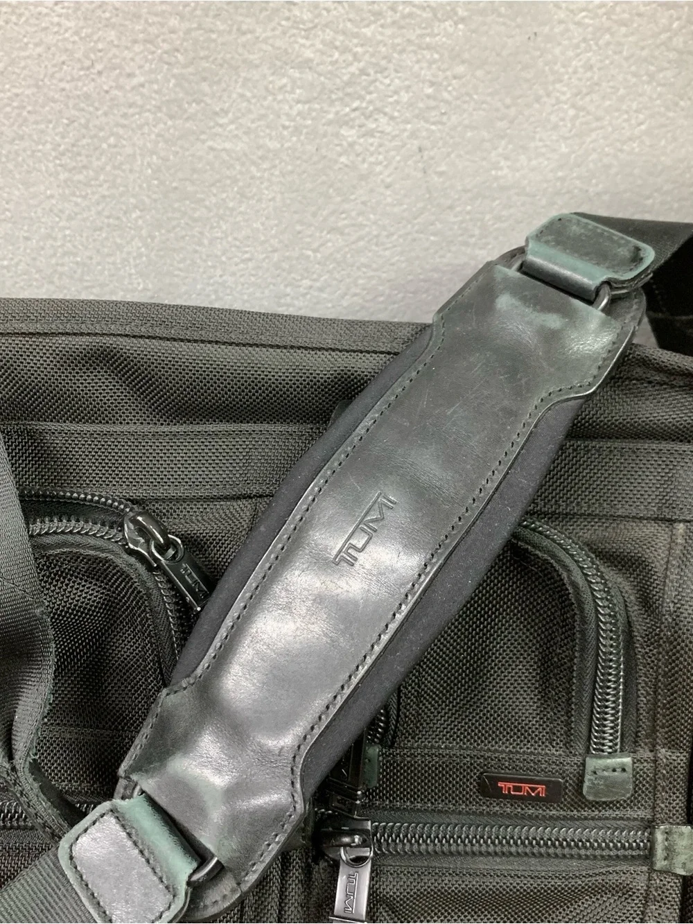 Tumi laptop black bag 16'' briefcase men's work shoulder bag travel
